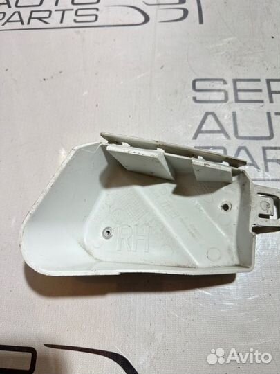 Крепление бампера заднее правое Ford Focus 3 CB8