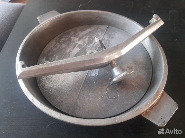 Сковорода СССР для цыпленка табака