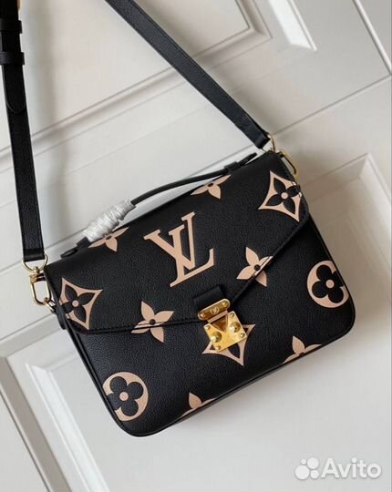 Сумка Louis Vuitton Pochette Metis