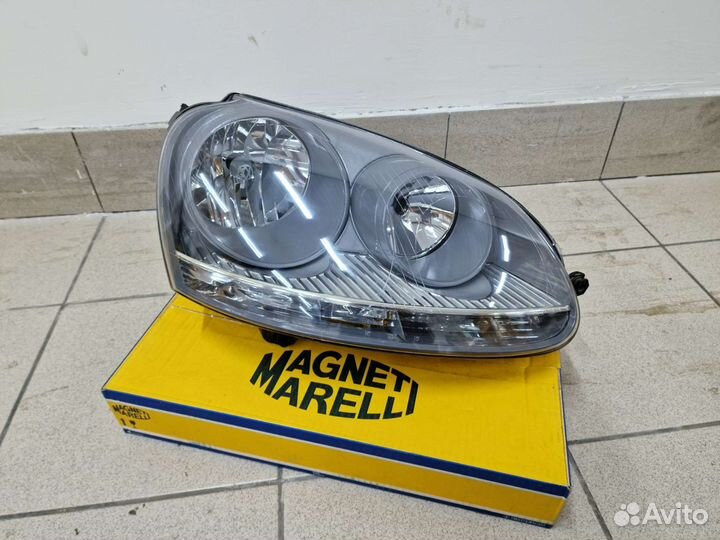 Передняя правая фара Volkswagen Golf 5 (Новая)