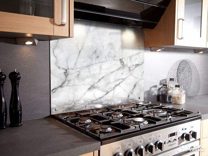 Защитный экран для плиты из стекла