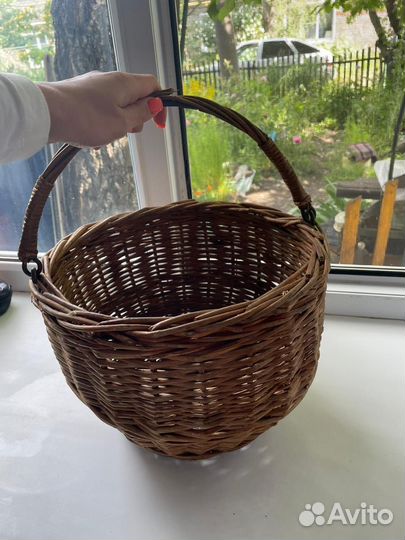 Корзина плетеная из лозы