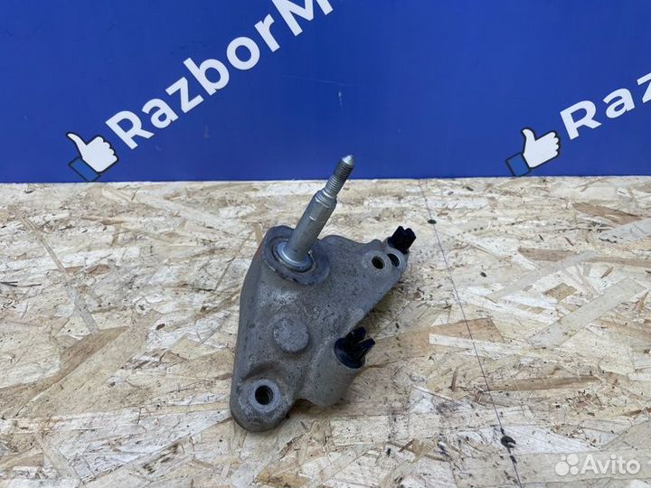 Опора кпп Nissan Terrano