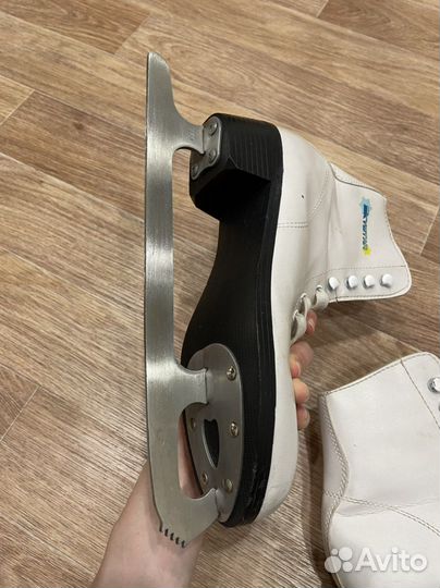 Коньки фигурные 41 размер