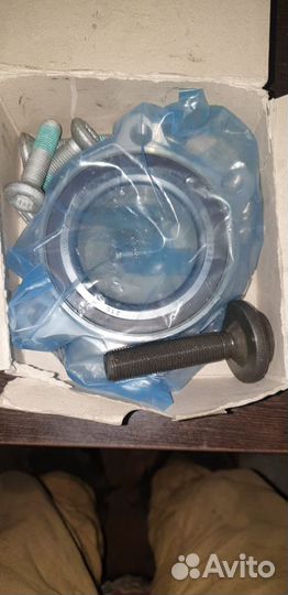 Подшипник передней ступицы VAG