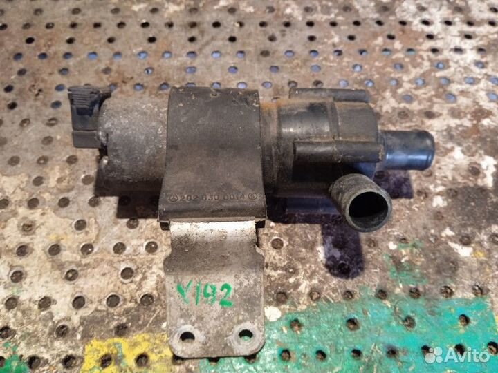 Помпа Mercedes-Benz W208