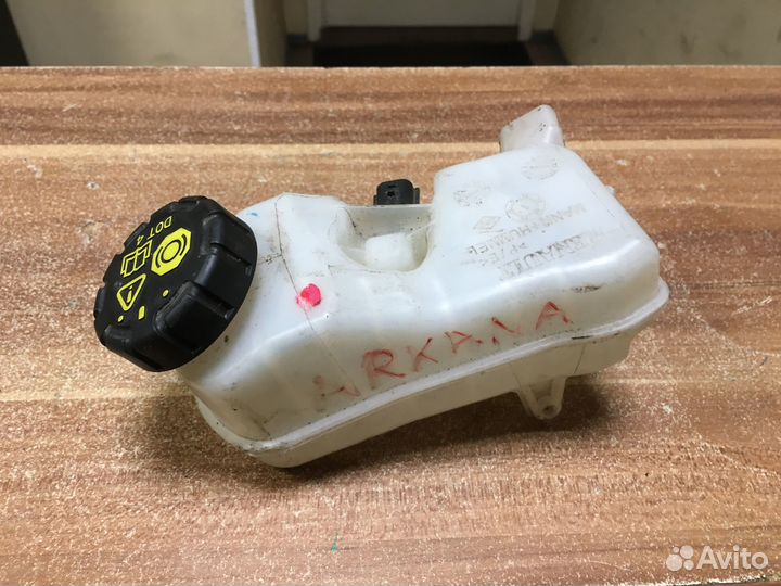 Бачок гтц Renault Arkana