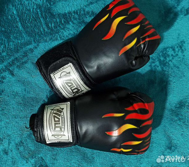 Перчатки для единоборств