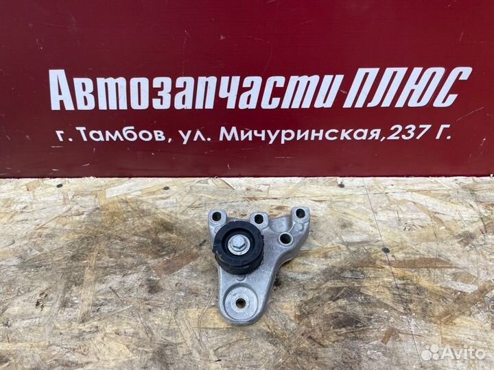 Кронштейн опоры двигателя Volkswagen Polo