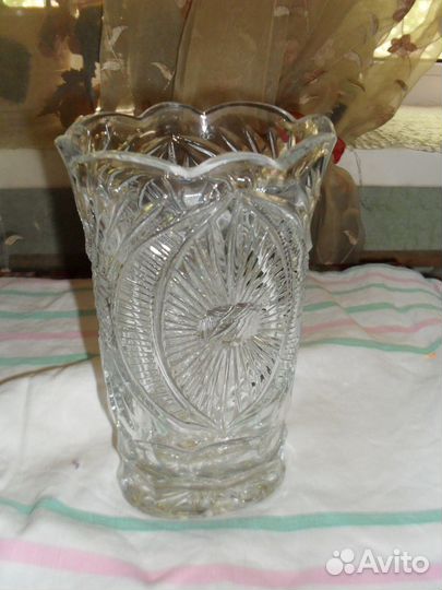 Продается хрустальная ваза для цветов