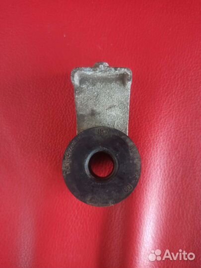 Кронштейн крепления радиатора Daewoo Nexia A15MF