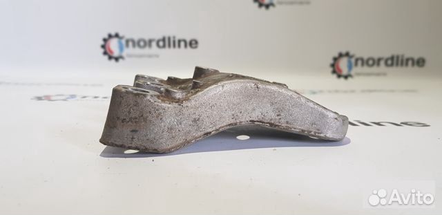 Опора двигателя правая Volkswagen Polo Sedan 5