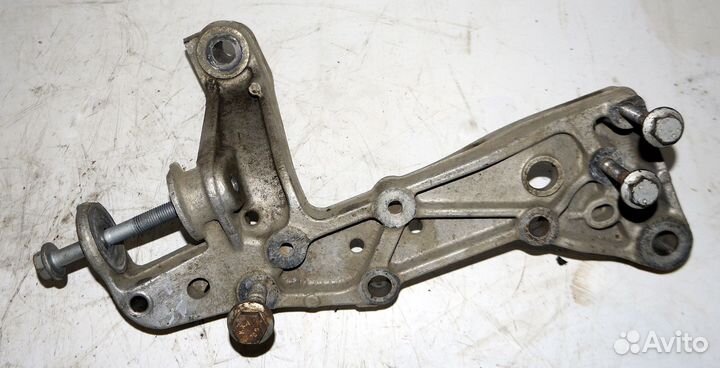 Кронштейн перед подв лев Шкода Октавия А5