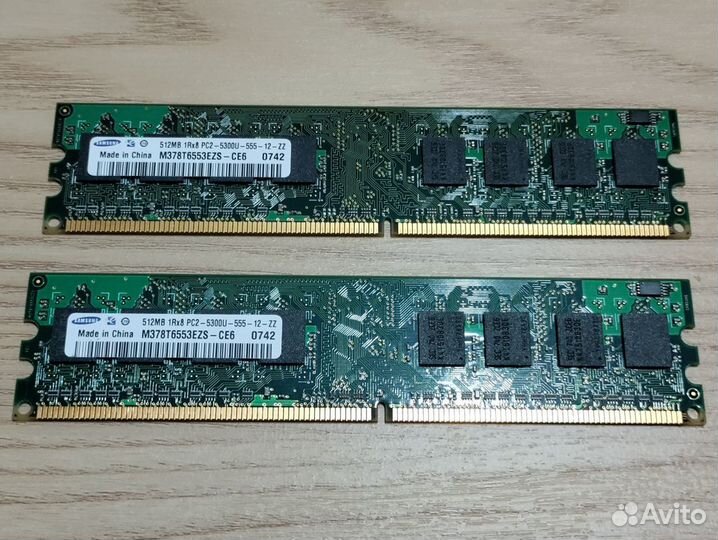 Оперативная память Samsung DDR2 512MB 5300 555