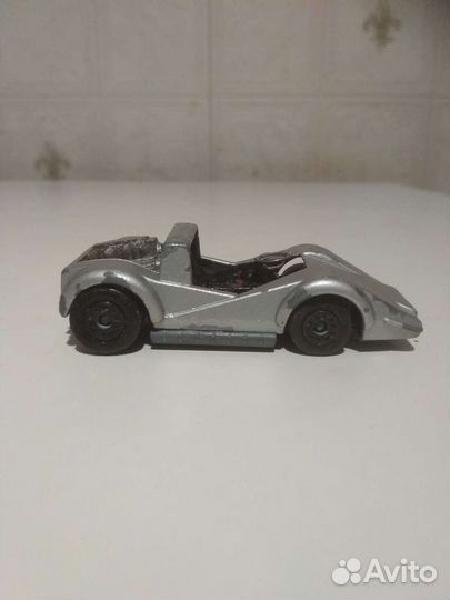 Модель Hellraiser, Англия