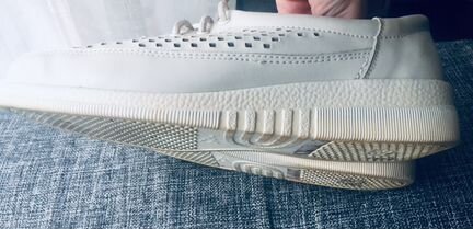 Женские ботинки