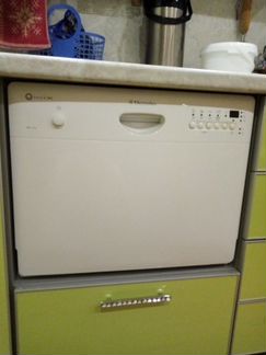 Посудомоечная машина Electrolux ESF2440