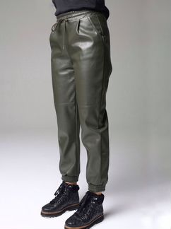 Брюки джоггеры из эко кожи