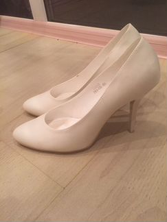 Белые туфли на свадьбу 39р