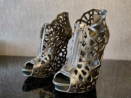 Босоножки United Nude 39 размер