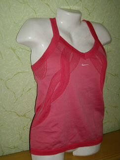 Для спорта найк, яркая