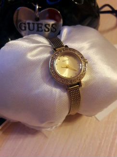 Часы Guess