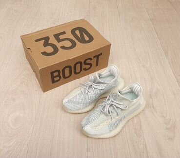 Adidas Yeezy Boost 350 V2 (Адидас Изи Буст 350)