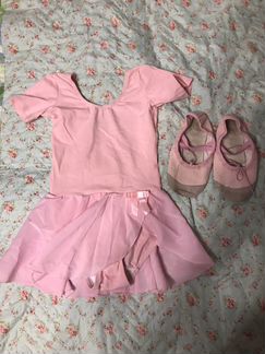 Гимнастический купальник и балетки