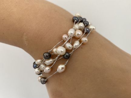 Браслет из жемгуча чёрный, розовый и натуральный
