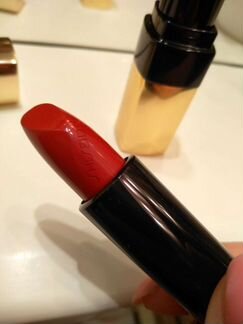 Красные помады Bobbi brown,Shiseido
