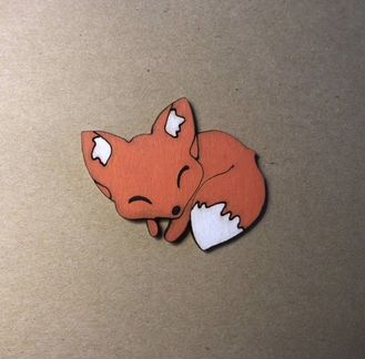 Брошь деревянная