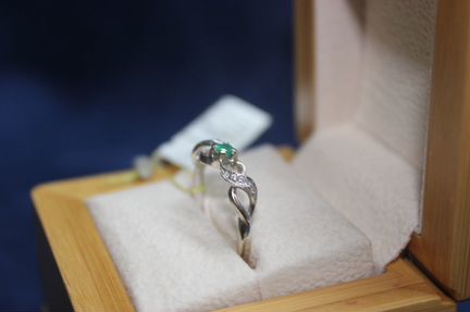 Золотое кольцо с бриллиантами