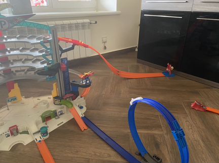 Игровой набор хот вилс гараж