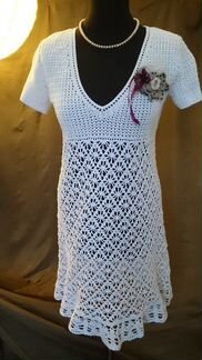 Вязаное платье ручной работы