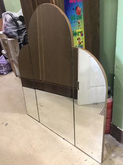 Зеркало трехстворчатое настенное