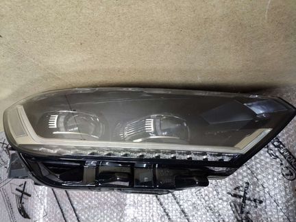 Фара Volkswagen Passat B8 правая оригинал LED