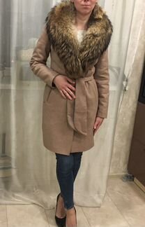 Пальто зимнее с мехом песца