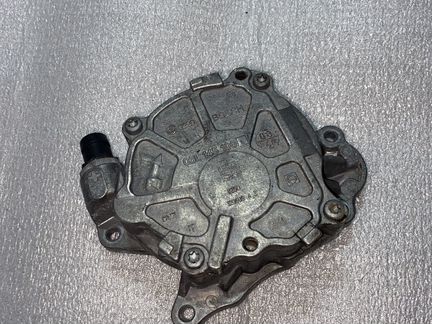 Вакуумный насос 03L145100G CAY 1.6D