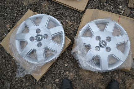 Оригинальные новые колпаки Kia Carens, R15