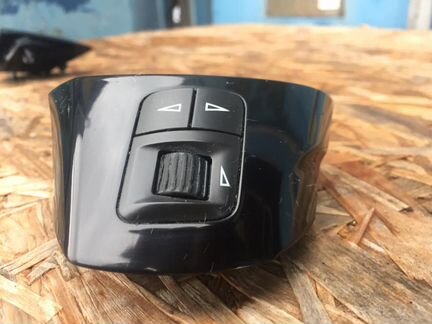 Кнопки в руль правые Opel Corsa D