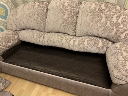 Мягкий диван с обивкой итальянской тканью