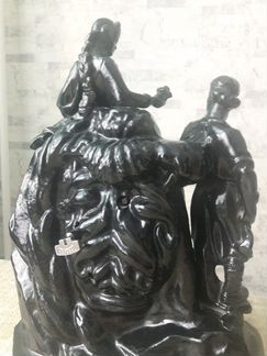 Часы статуэтка