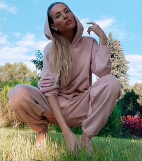 Дизайнерский спортивный костюм