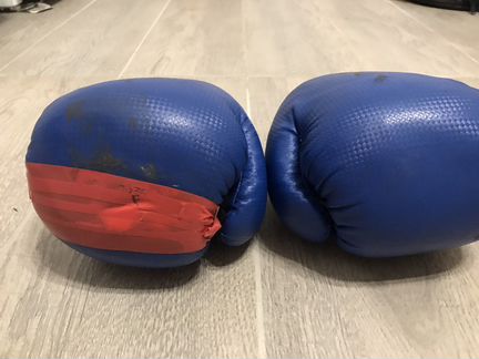 Боксерские перчатки