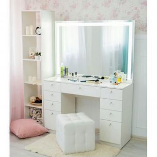 Туалетный столик / Гримерный столик
