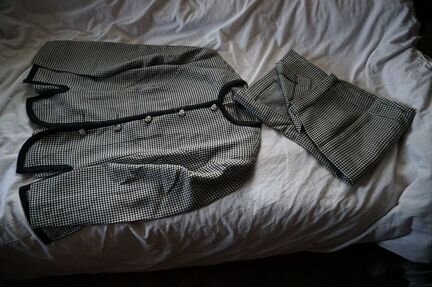 Шерстяной костюм новый