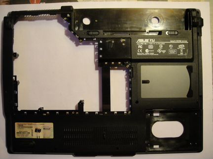 Asus F3J нижняя часть (поддон, корыто) в идеале