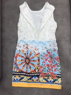 Дизайнерское платье с кружевом