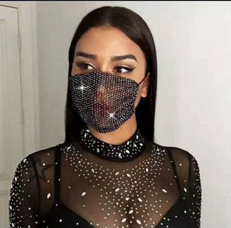 Маска со стразами