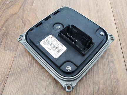 Разбор Mercedes C218 CLS. Блок ближнего света фары